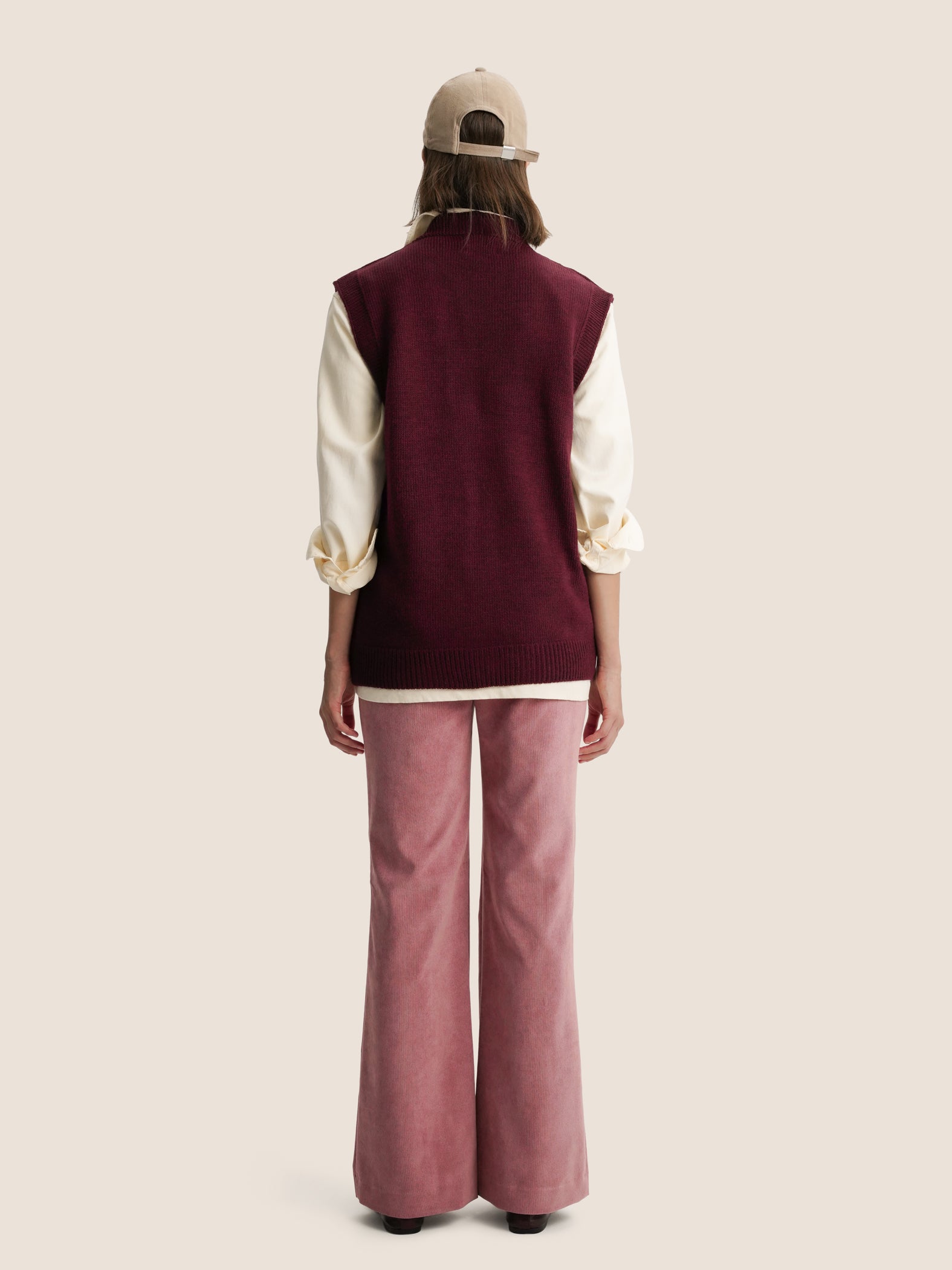 BURGUNDY KNITTED VEST