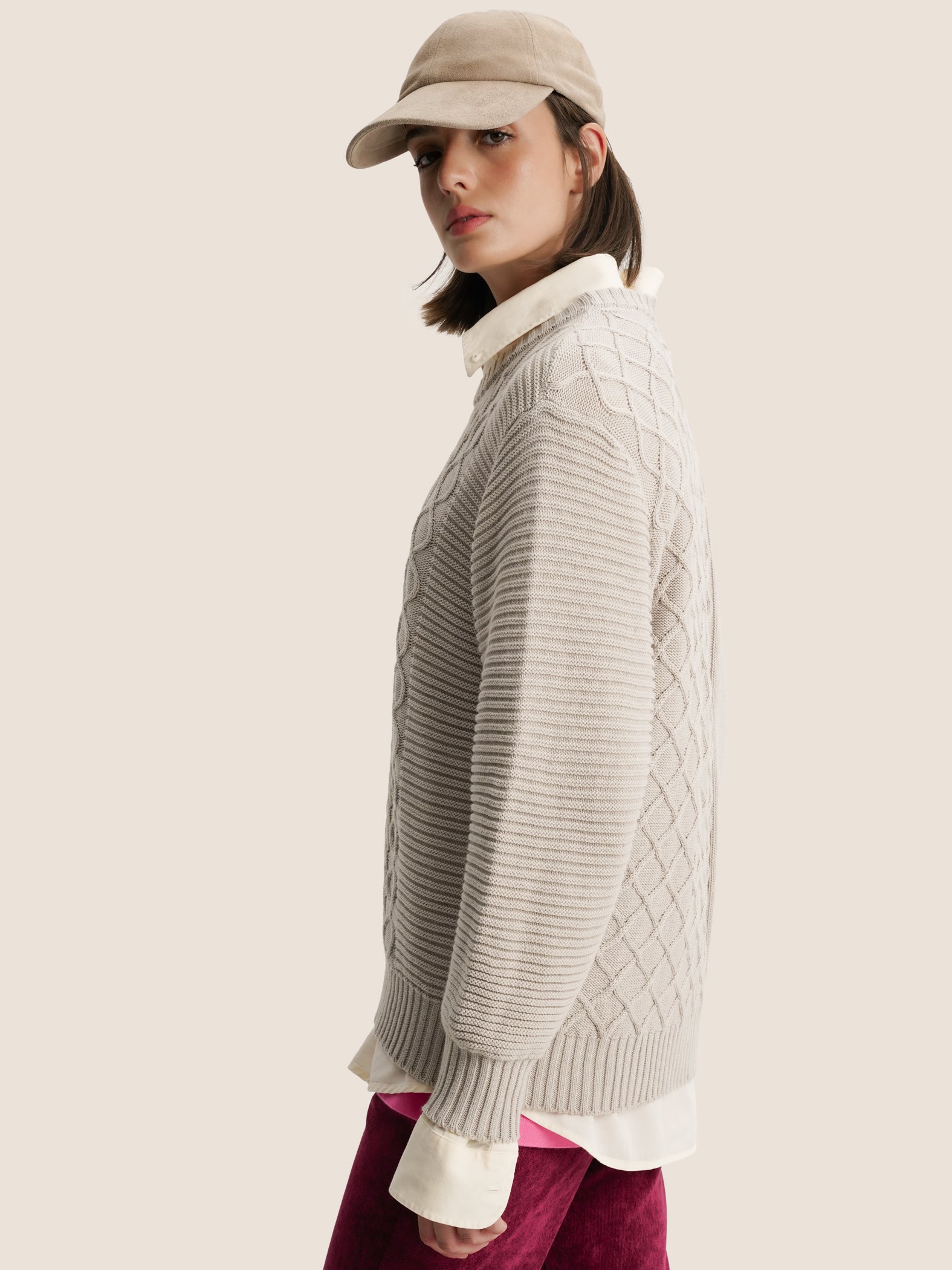 BEIGE KNITTED SWEATER